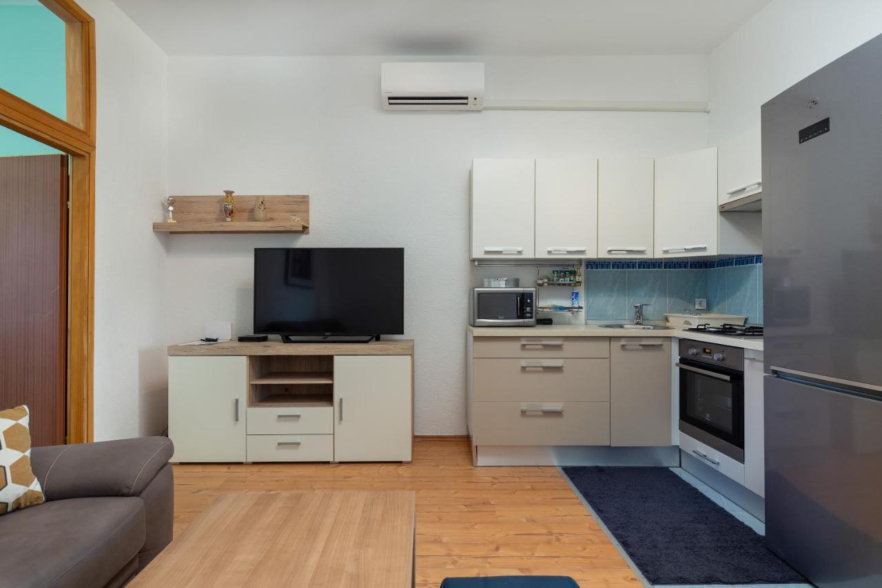 Top Central Apartments Пула Экстерьер фото