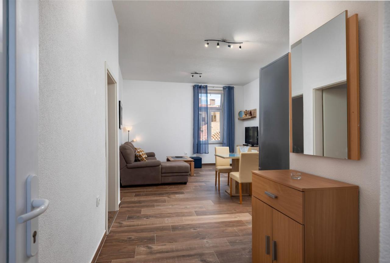 Top Central Apartments Пула Экстерьер фото