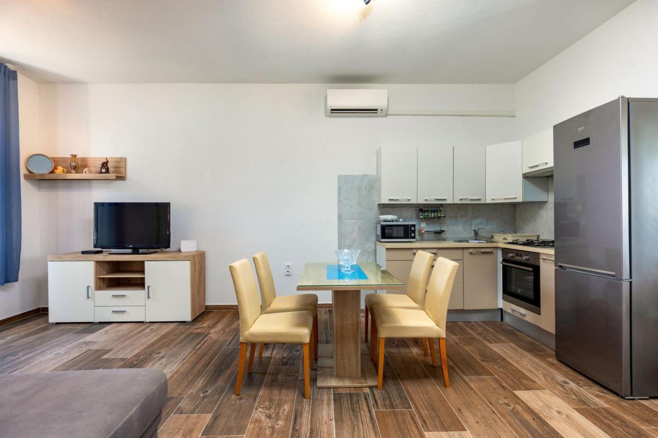 Top Central Apartments Пула Экстерьер фото