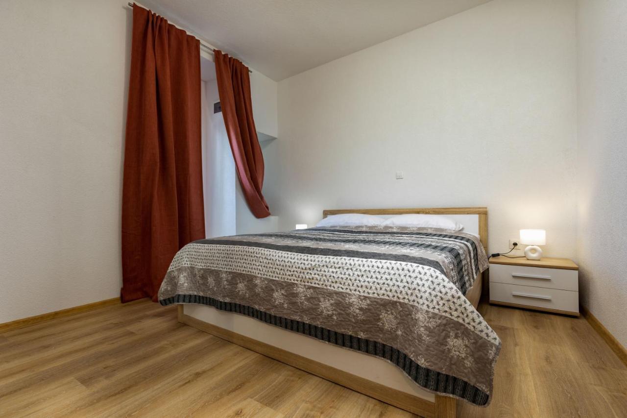 Top Central Apartments Пула Экстерьер фото
