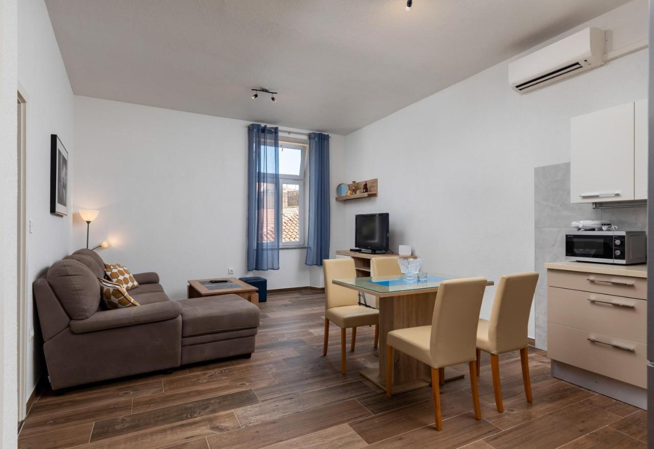 Top Central Apartments Пула Экстерьер фото
