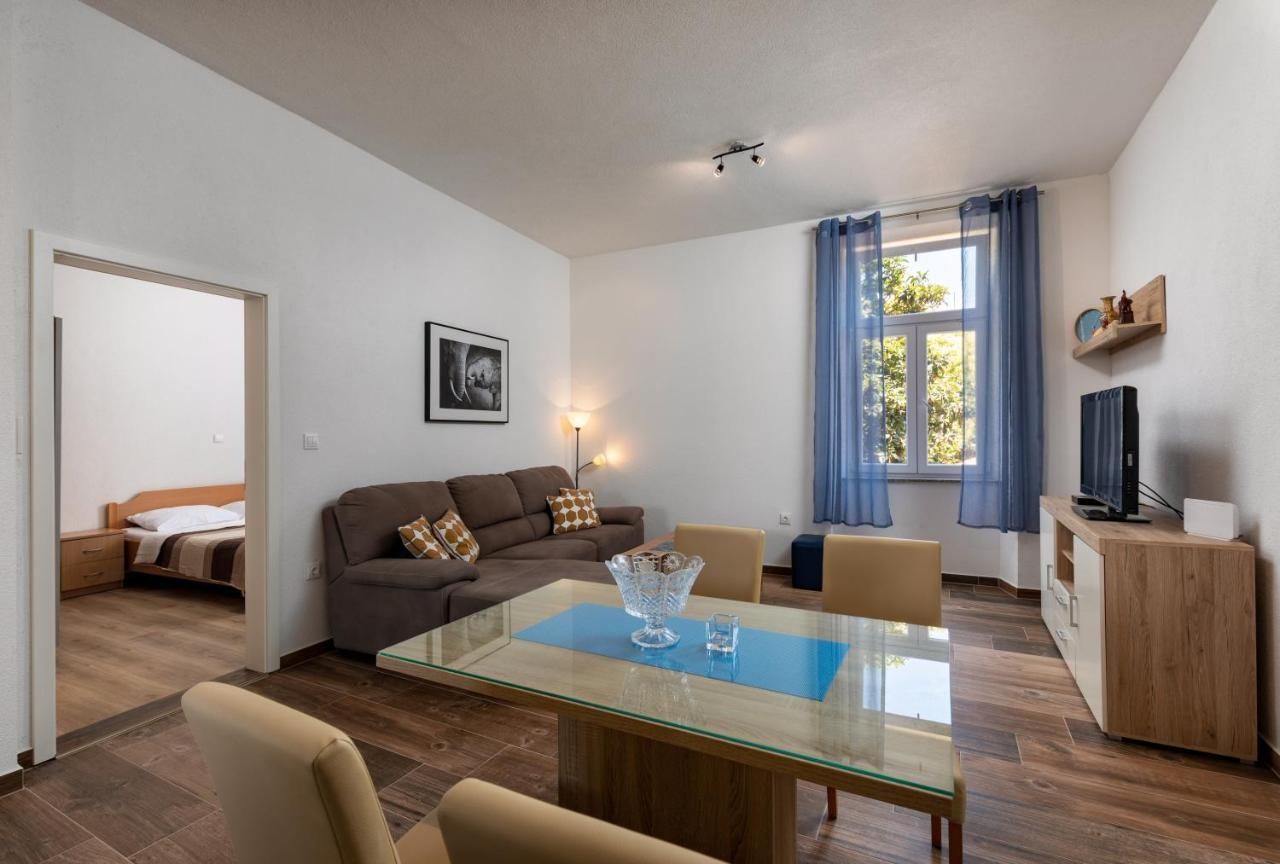 Top Central Apartments Пула Экстерьер фото