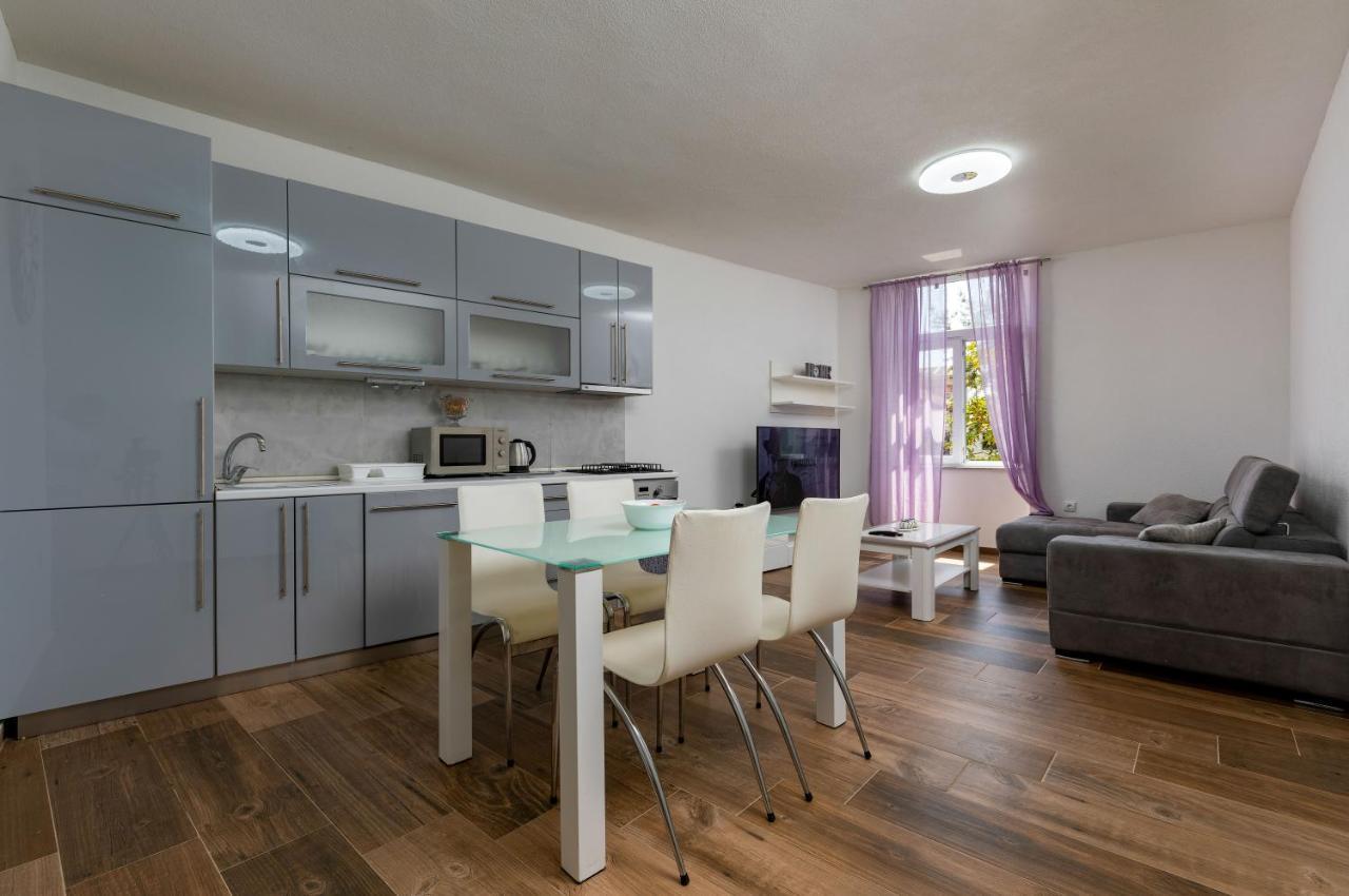Top Central Apartments Пула Экстерьер фото